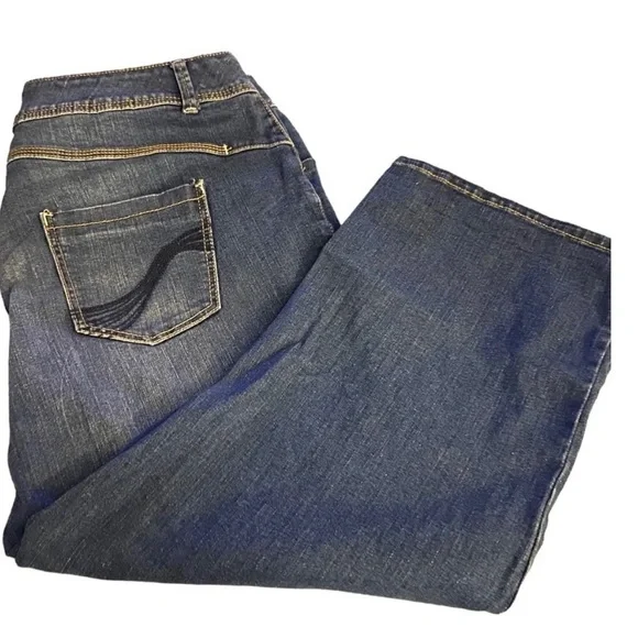Lane Bryant Jeans Nwot Lane Bryant Genius Fit Denim Capri Plus